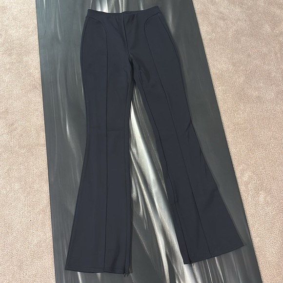 Alo High-Waist Zip It Flare Legging - Picture 7 of 8